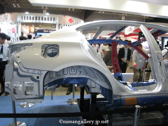 超ハイテン材を使用したインフィニティQ50の車体骨格モデル