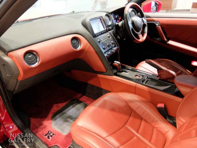 日産 GT-R Premium edition