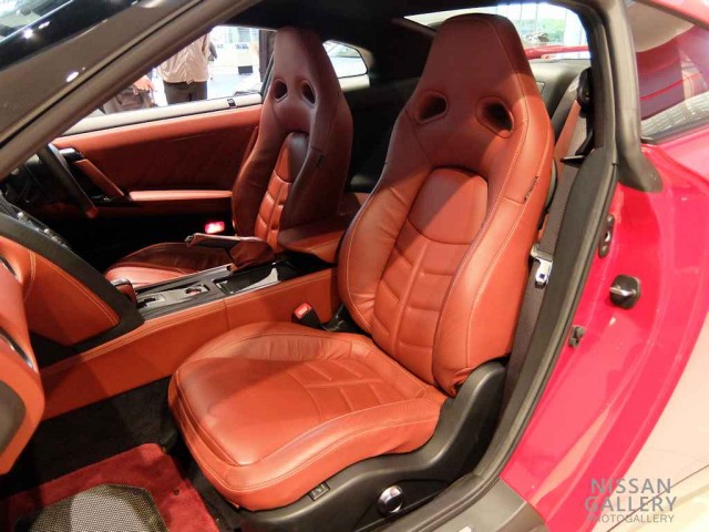 日産 GT-R Premium edition