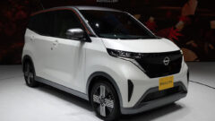 日産サクラ ホワイトパール(3P)/チタニウムグレー(M)2トーン(#XEL・特別塗装色)