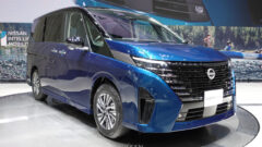 セレナe-POWER LUXION ボディカラー：ターコイズブルー(PM)/スーパーブラック 2トーン(#XKN・スクラッチシールド・特別塗装色)