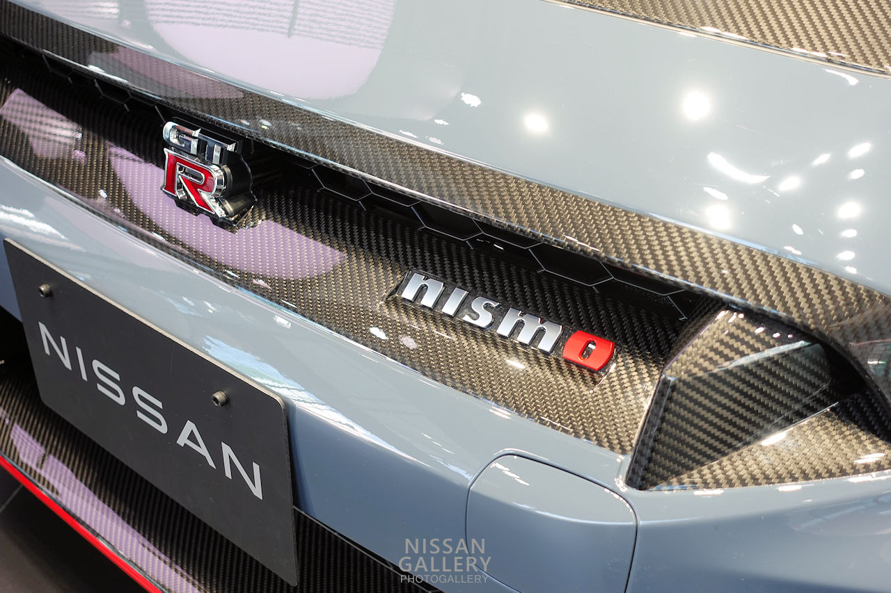 日産GT-R NISMO Special edition 2024年モデルのフロントのエンブレム