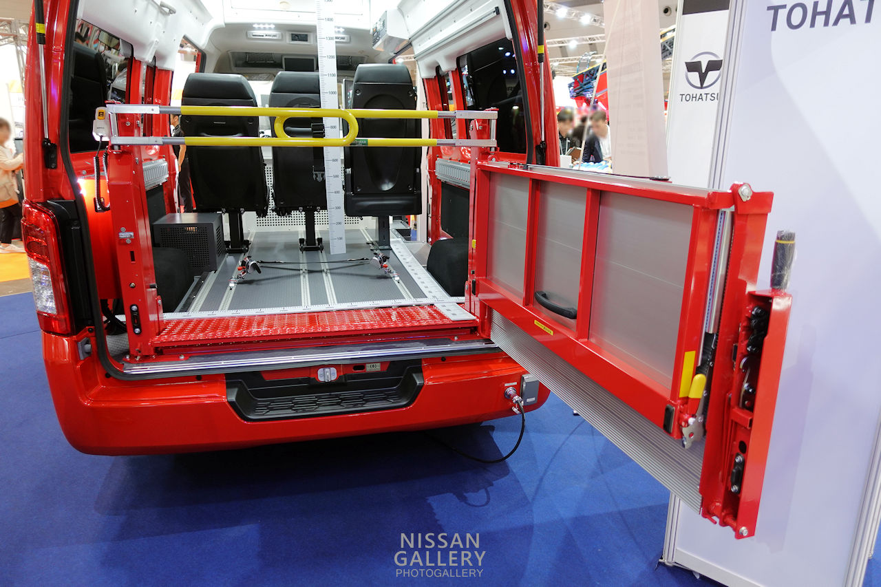 トーハツ株式会社 消防機材搭載 多用途消防車のラゲッジルーム