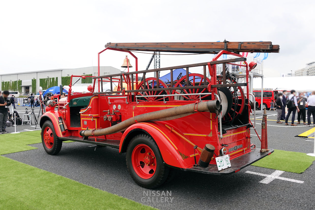 ニッサン180型消防車(1941年)のリヤビュー