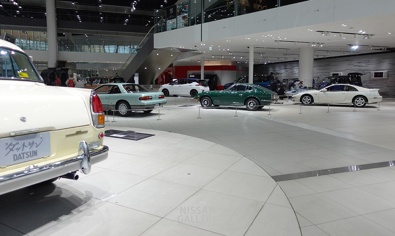 日産グローバル本社ギャラリーでの日産自動車創業90周年の展示